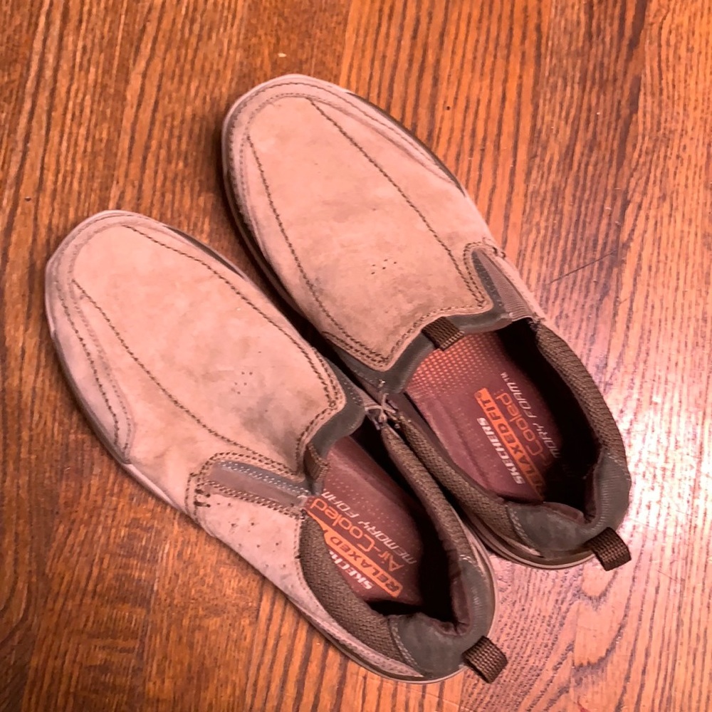 Sketchers relaxed fit air-cooled memory foam beige slip on